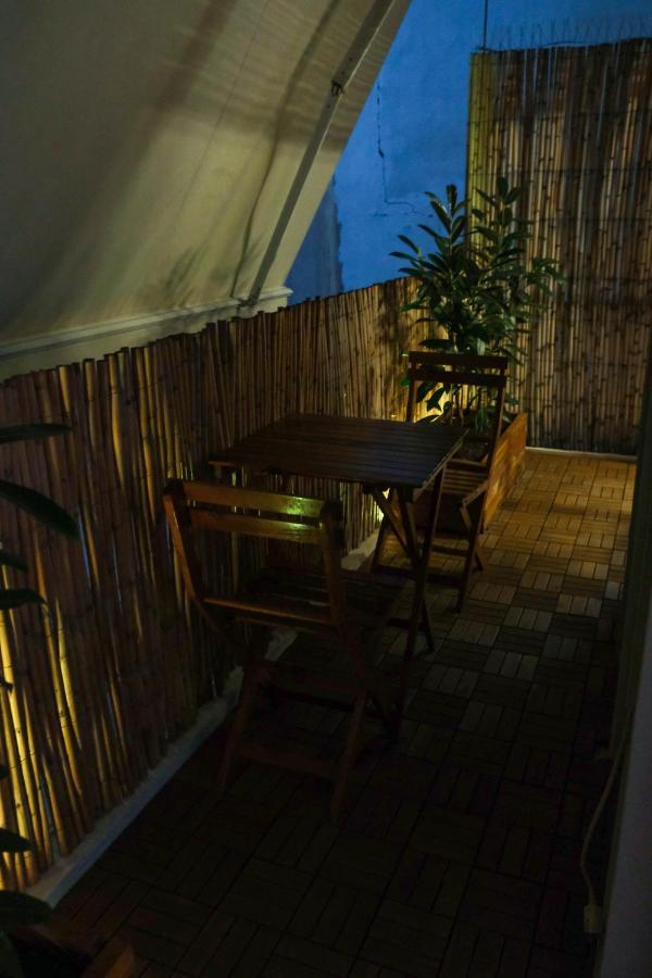 Quiet City Center Apt On A Pedestrian Street Athen Exterior foto